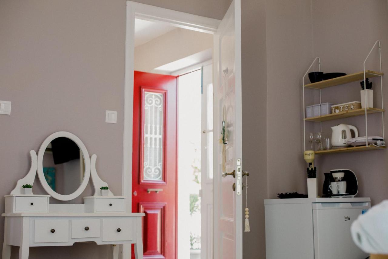 Rooms In Yard Corinth 外观 照片