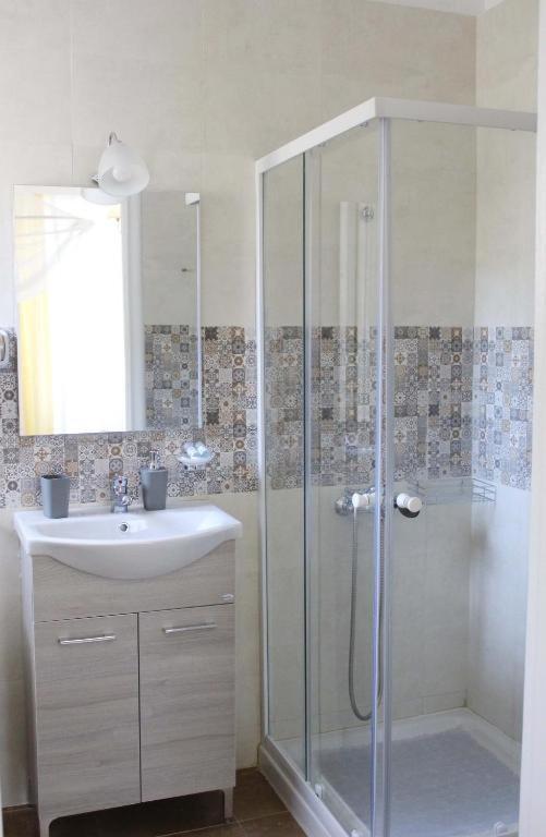 Rooms In Yard Corinth 外观 照片