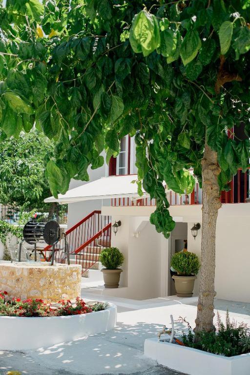 Rooms In Yard Corinth 外观 照片
